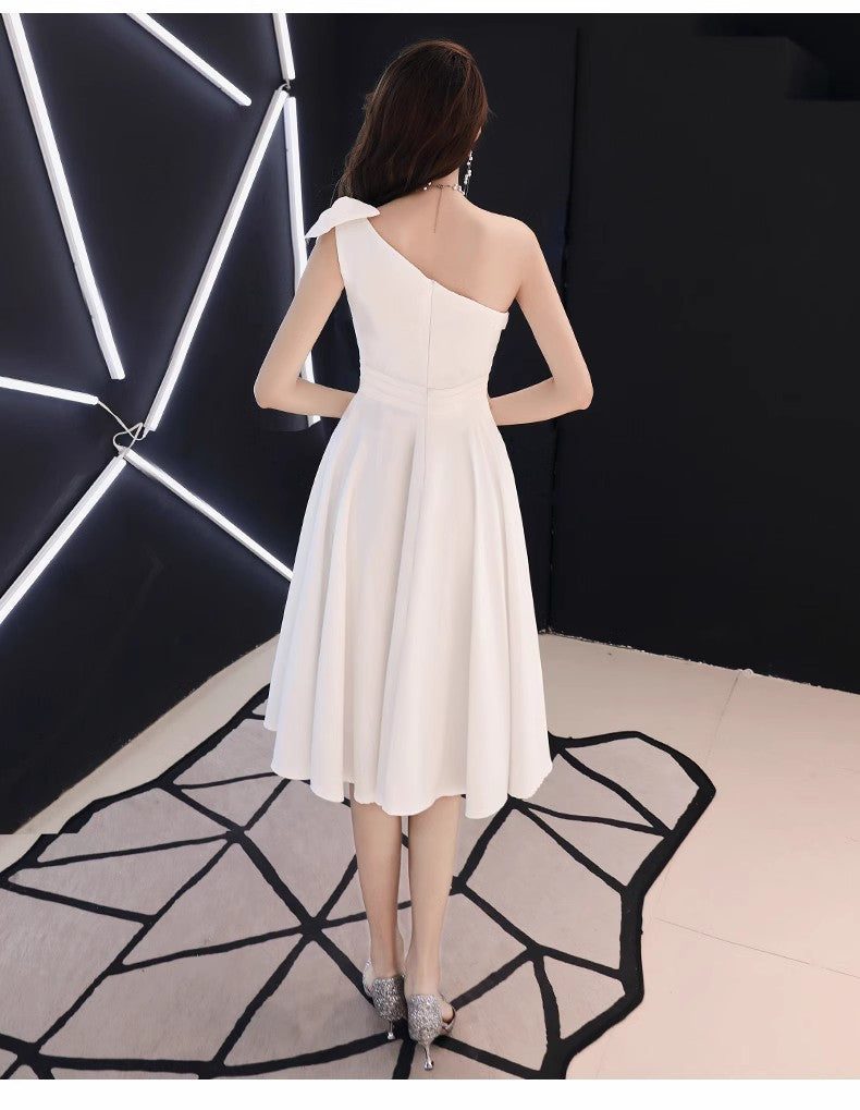 White Off-Shoulder Evening Dress for Petite Women, Elegant High-End Luxury Niche French Style Dress, Suitable for Everyday Wear