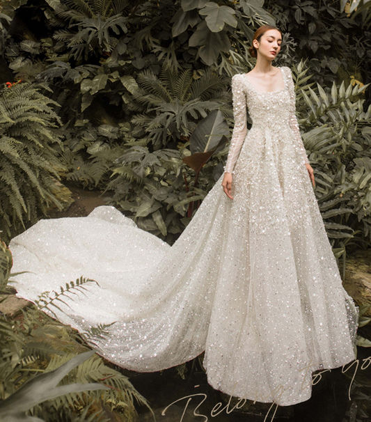 Long sleeve wedding dress 2022 new bride temperament sen super fairy dream trailing luxurious slimmer out of the veil dress