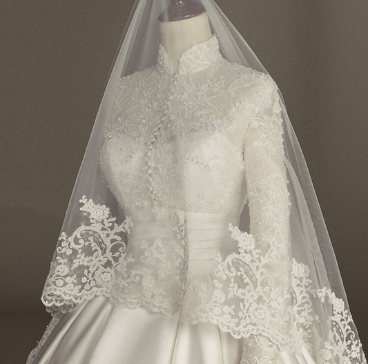 Light sen wedding dress bride big tail 2022 new long sleeve lace slim body large size palace together travel shoot