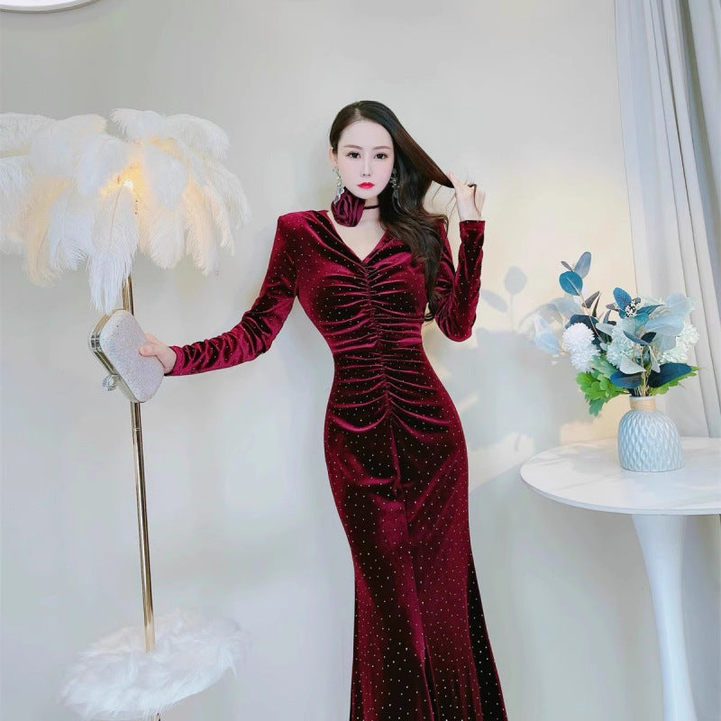 Autumn and Winter Slimming Women's Slimming Velvet Dress Warm Rhinestone Pleated Waist Tight Hip Bag Fishtail Dress Tide