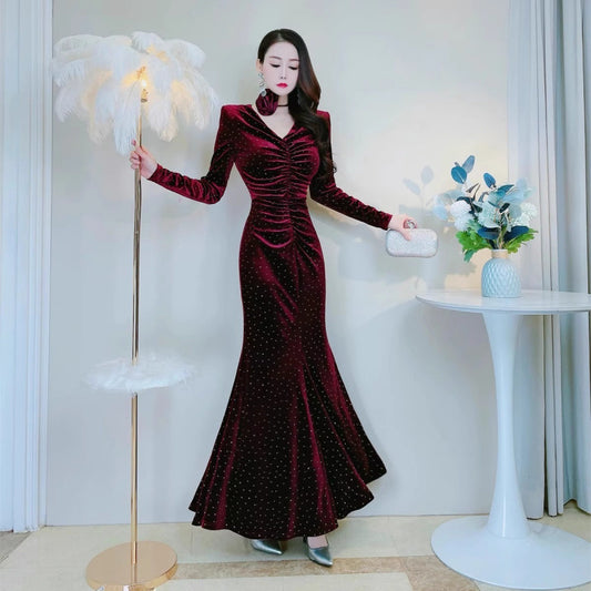 Autumn and Winter Slimming Women's Slimming Velvet Dress Warm Rhinestone Pleated Waist Tight Hip Bag Fishtail Dress Tide