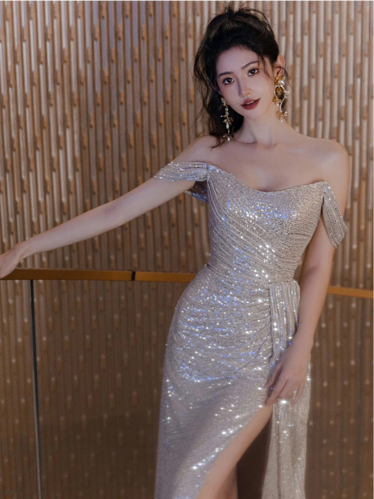 off-Shoulder Fashion Trendy Silver Gray Bridal Wedding Toast Dress Banquet Performance Host Wedding Evening Dress