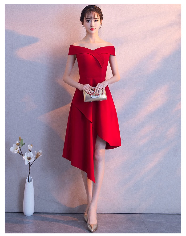 White Little Dress 2024 New Off-Shoulder Mid-Length Elegant Fashion Slim Fit Host Party Gathering Annual Meeting