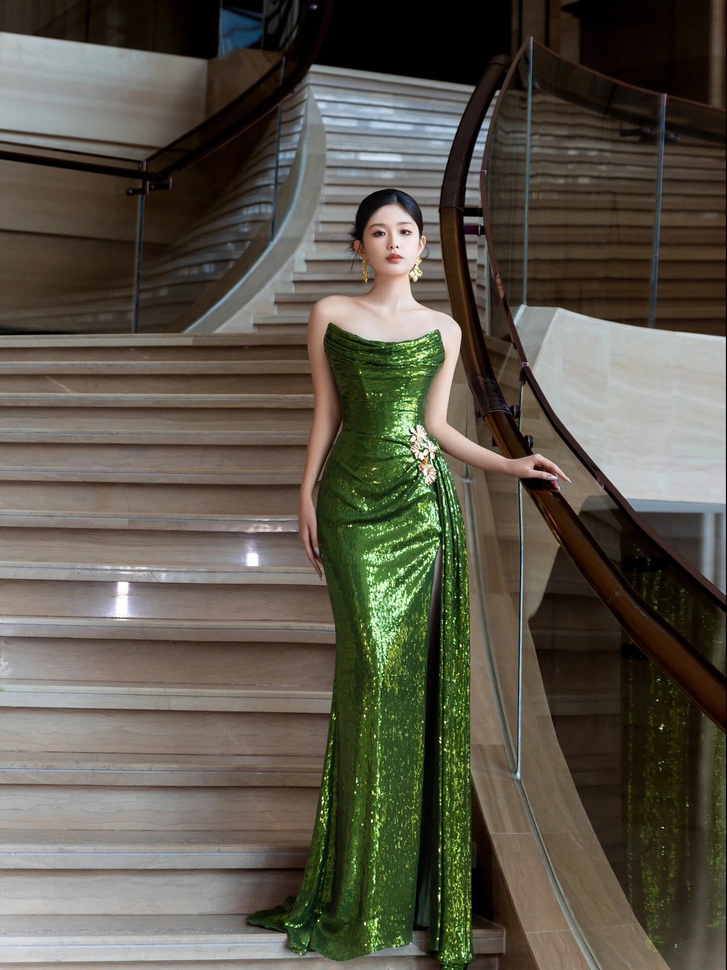 New Chinese Style Green Sequined Morning Gowns Evening Dress 2024 New Bridal Toast Dress Tube Top Birthday Trailing Little Dress