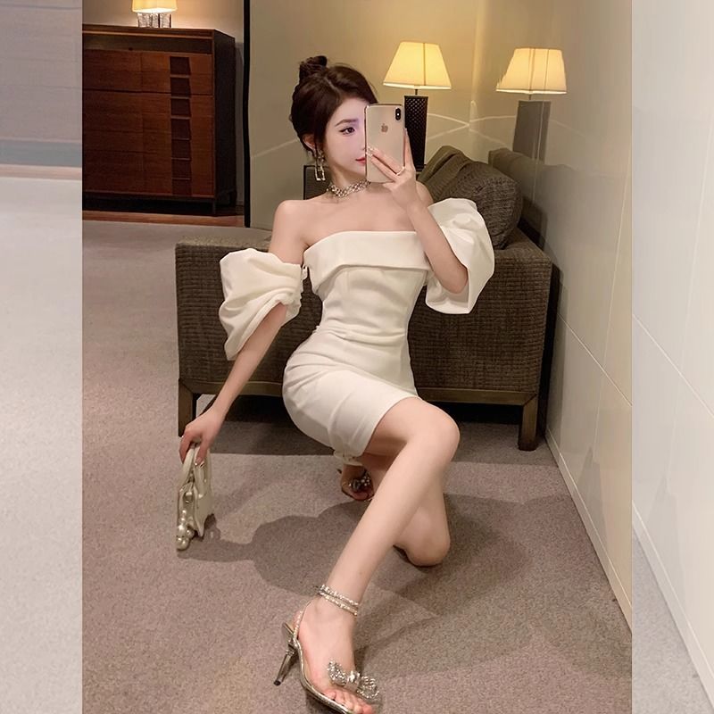 Sexy White off-Shoulder Dress Women's 2024 Spring and Summer New High-End Sense Temperament Banquet Light Dress Women's Fashion