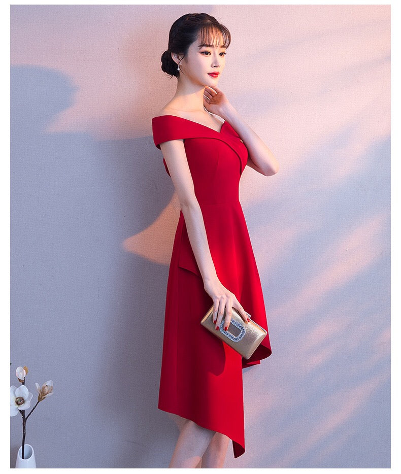 White Little Dress 2024 New Off-Shoulder Mid-Length Elegant Fashion Slim Fit Host Party Gathering Annual Meeting