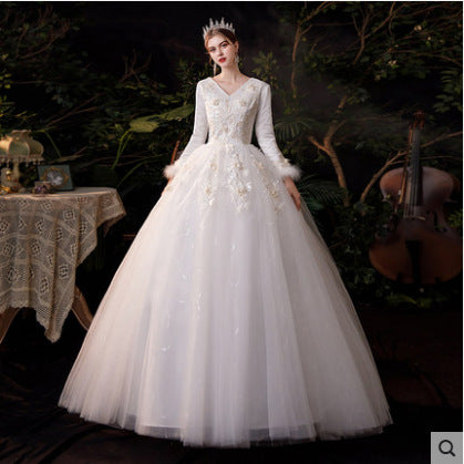 Wedding dress evening dress  bride gets married with flat V collar