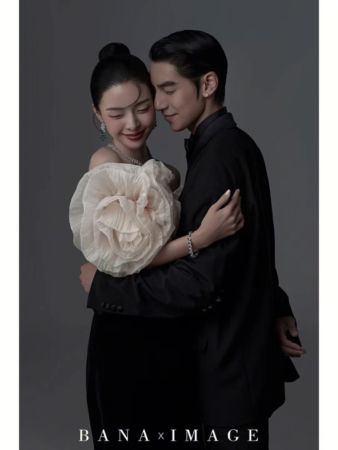 Wedding Dress Fashion Simple Couple Photography Black Sleeve Velvet Gown off Shoulder H890