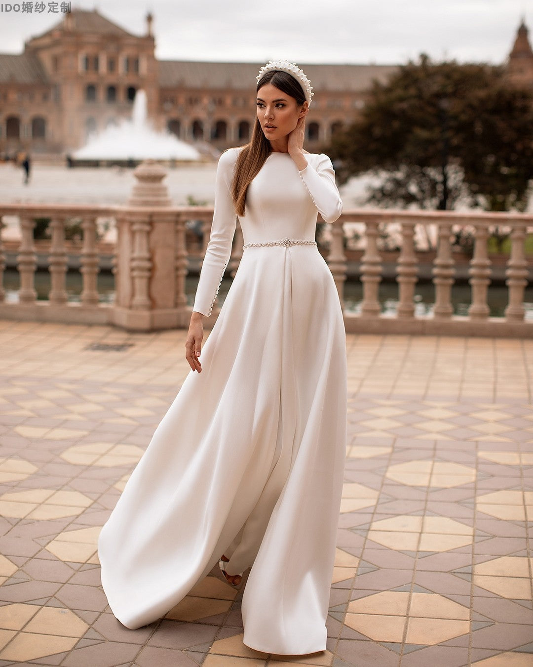 Wedding dress backless pearl long dress long sleeve bridal satin long sleeves slimming simple European and American light train wedding dress