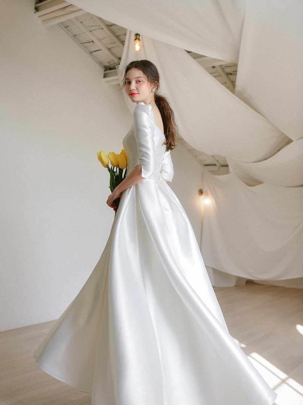 Simple vintage satin wedding Dress 2022 Summer new mid-length sleeved square collar satin go out light wedding dress