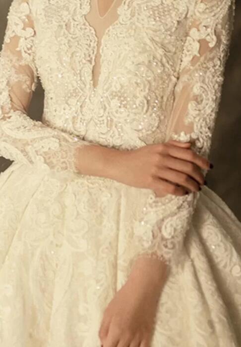 French long-sleeve wedding dress princess 2022 new bride wedding big tail palace wind main yarn wedding dress fall