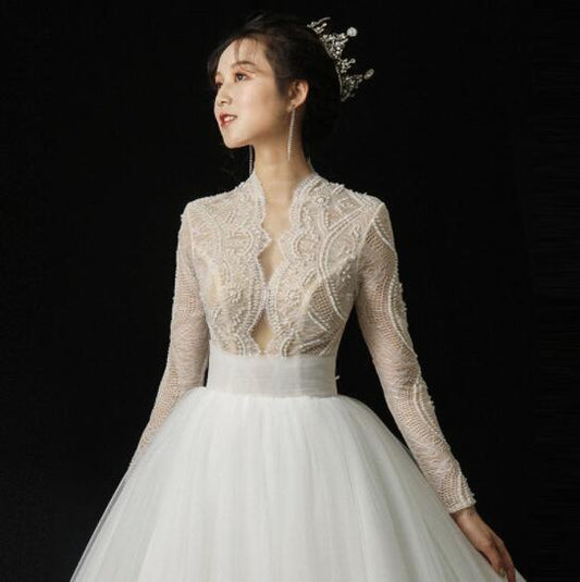 Wedding dress bridal veil lace dress long sleeve lace with a tail Internet star Douyin French light wedding dress sen is Hepburn vintage