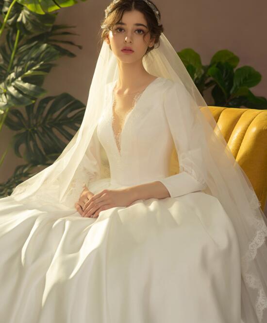 New Spring Heavy Industry French wedding dress vintage Hepburn style main wedding dress