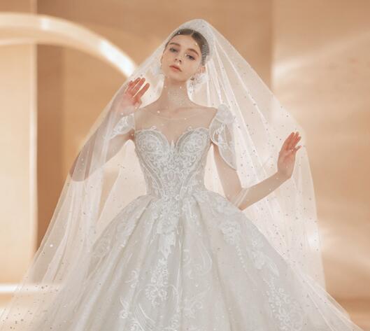 Wedding dress 2022 new summer French palace wind drag tail luxury senior temperament show thin