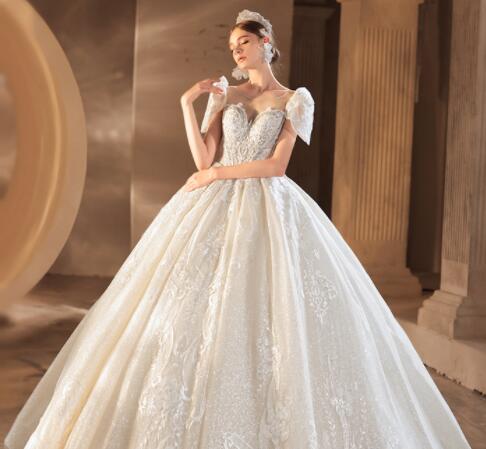 Wedding dress 2022 new summer French palace wind drag tail luxury senior temperament show thin