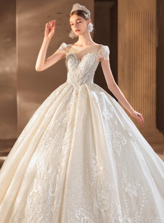 Wedding dress 2022 new summer French palace wind drag tail luxury senior temperament show thin