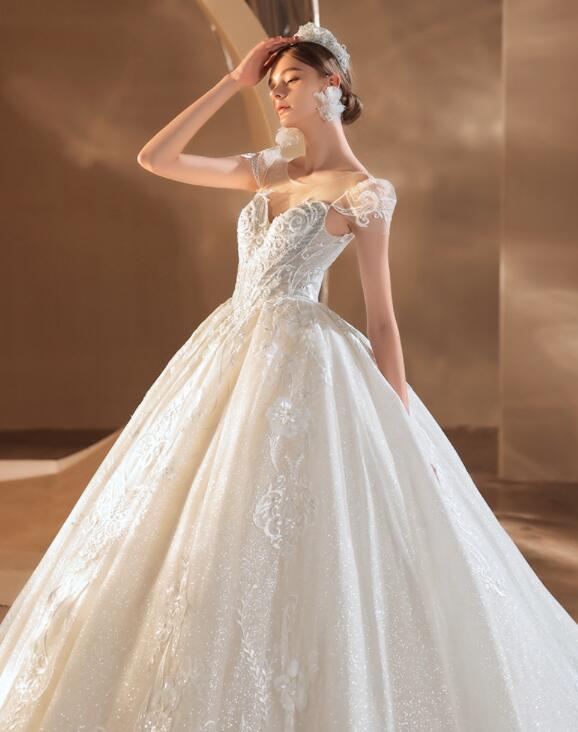 Wedding dress 2022 new summer French palace wind drag tail luxury senior temperament show thin