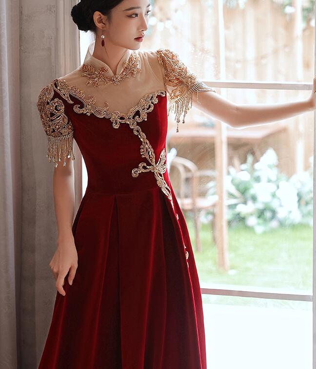 Chinese style cheongsam dress wedding dress wine red dress toasting dress Bride 2022 New Hepburn style red Heavy Industry engagement dress Bride toast dinner