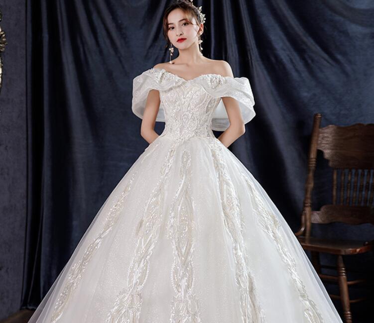 off shoulder dress Wedding dress French light wedding dress 2022 new temperament one shoulder bride Sen super fairy dream heavy industry wedding dress