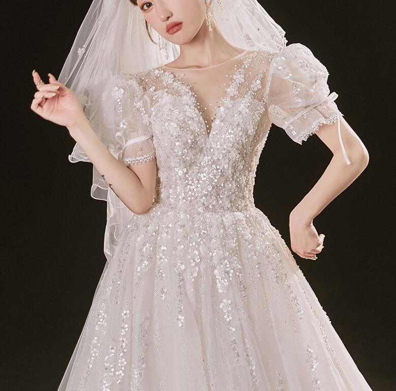 Shinning wedding dress French light wedding dress lace dress fashion new brides drag exhaust quality simple out of the main yarn small slimmer dress spring