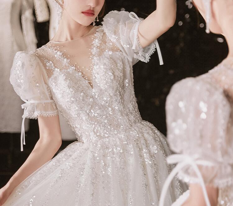 Shinning wedding dress French light wedding dress lace dress fashion new brides drag exhaust quality simple out of the main yarn small slimmer dress spring