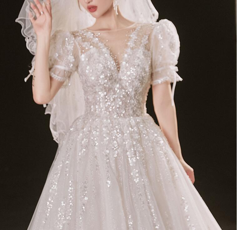 Shinning wedding dress French light wedding dress lace dress fashion new brides drag exhaust quality simple out of the main yarn small slimmer dress spring