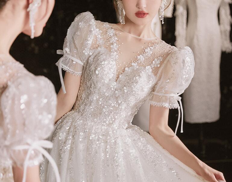 Shinning wedding dress French light wedding dress lace dress fashion new brides drag exhaust quality simple out of the main yarn small slimmer dress spring