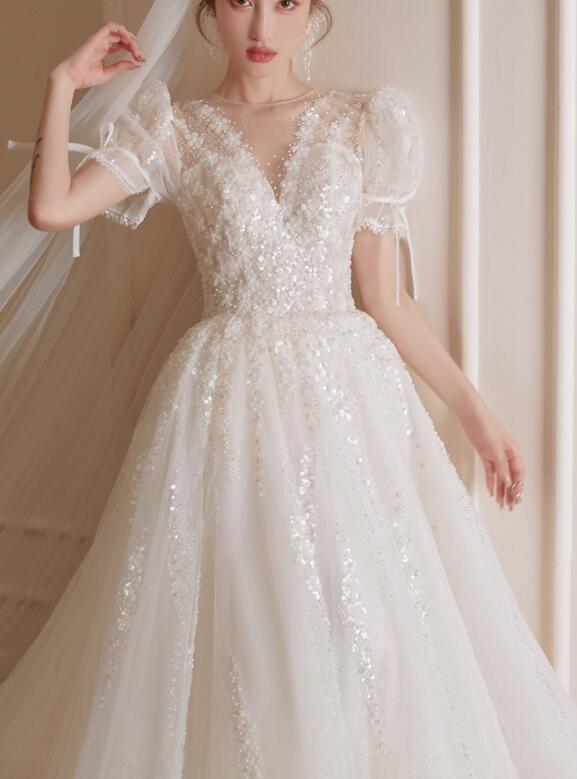 Shinning wedding dress French light wedding dress lace dress fashion new brides drag exhaust quality simple out of the main yarn small slimmer dress spring