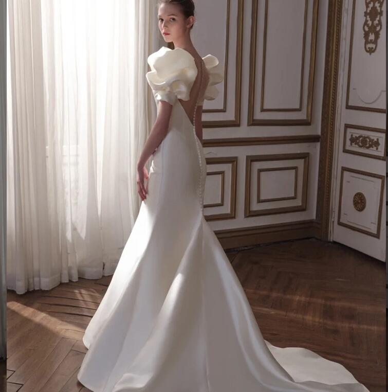 White dress for dinner gown formal dress wedding dress 2022 spring new temperament bride satin simple atmosphere fish tail French show skinny retro tail