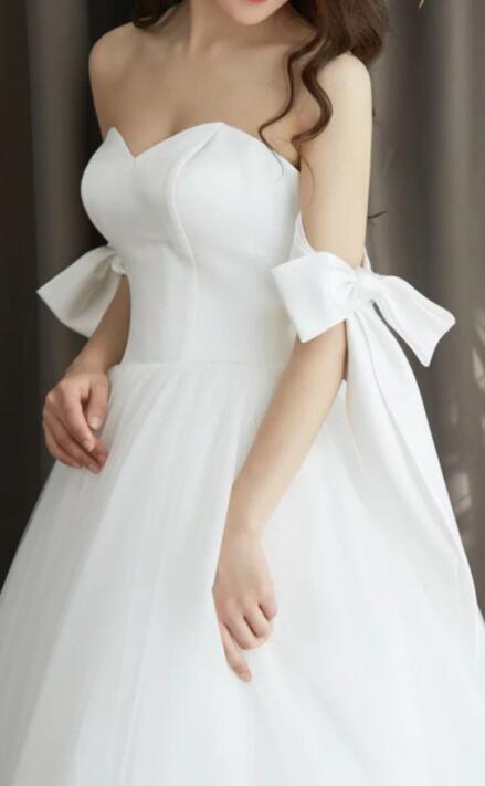 Light wedding dress 2022 new strapless simple satin slim temperament brides get married sen brigade pat light wedding dress