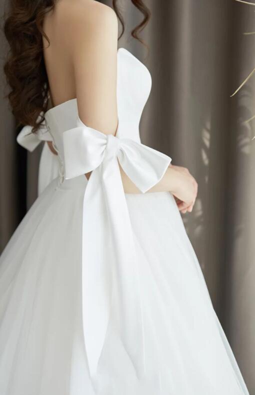 Light wedding dress 2022 new strapless simple satin slim temperament brides get married sen brigade pat light wedding dress