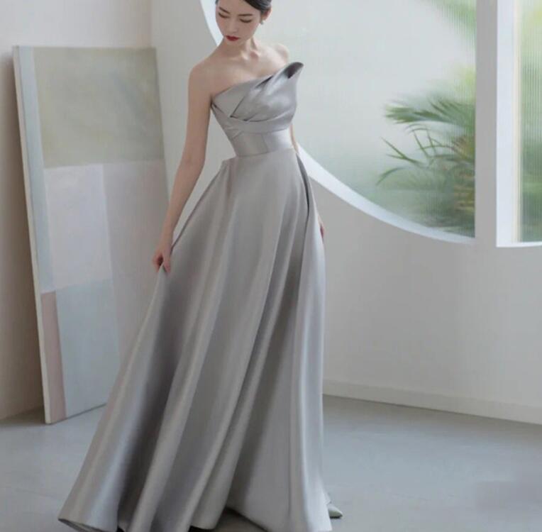 Satin evening dress 2022 new model runway show high-end strapless banquet host grey long dress woman