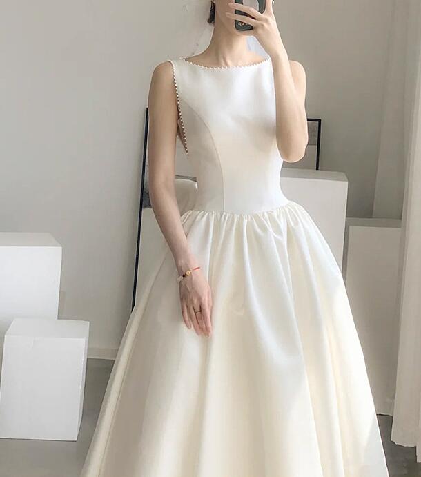 Simple satin light wedding dress 2022 new ladies banquet party graduation trip shoot white slimming temperament evening dress