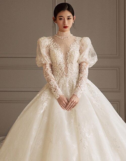 princess dress wedding dress lace Vintage French wedding dress 2022 new bride temperament heavy palace wind wedding dress long sleeves spring