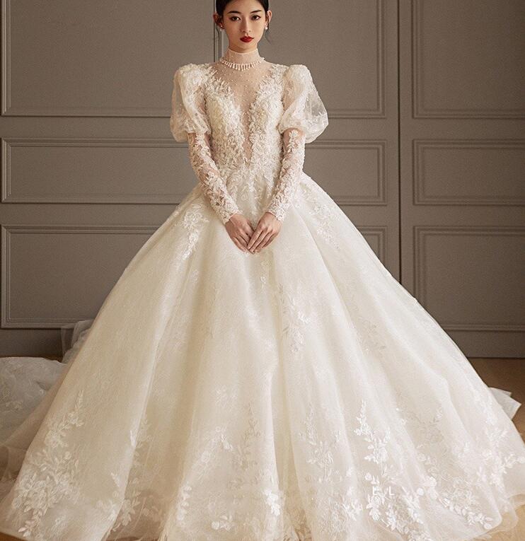 princess dress wedding dress lace Vintage French wedding dress 2022 new bride temperament heavy palace wind wedding dress long sleeves spring