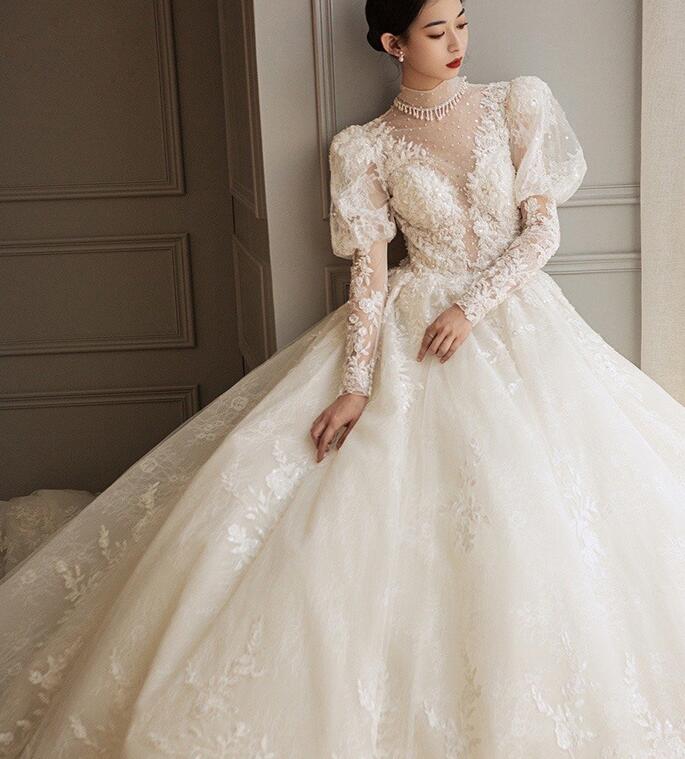 princess dress wedding dress lace Vintage French wedding dress 2022 new bride temperament heavy palace wind wedding dress long sleeves spring