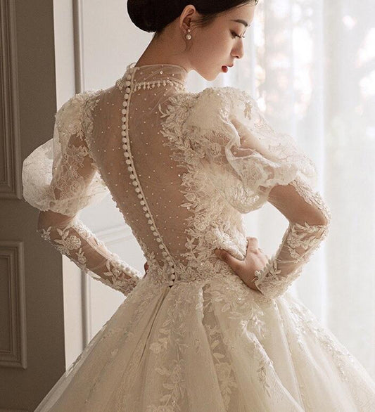 princess dress wedding dress lace Vintage French wedding dress 2022 new bride temperament heavy palace wind wedding dress long sleeves spring