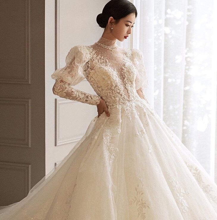 princess dress wedding dress lace Vintage French wedding dress 2022 new bride temperament heavy palace wind wedding dress long sleeves spring