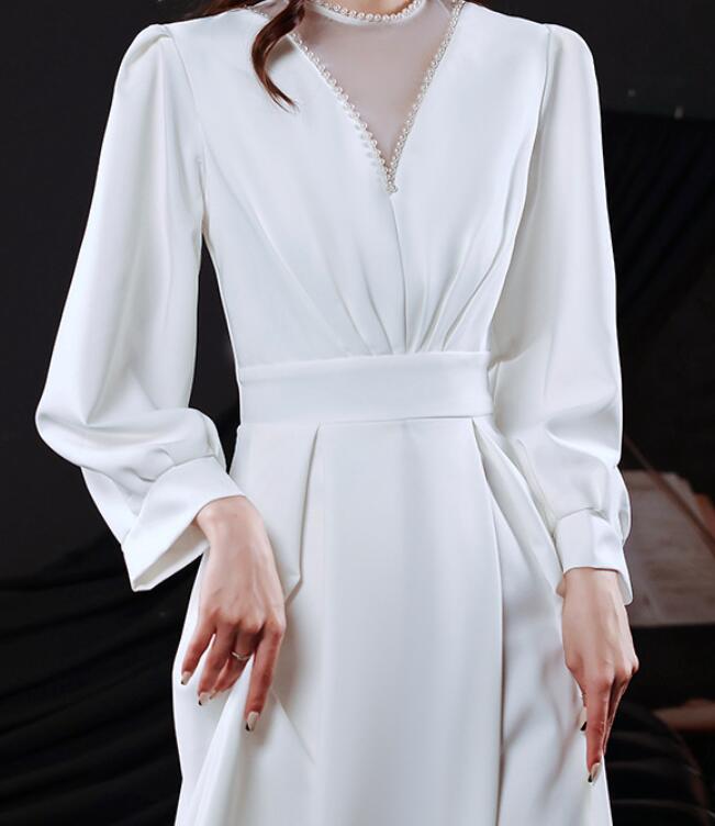 White evening dress 2022 new spring long sleeve annual meeting host French dress temperament can wear at ordinary times