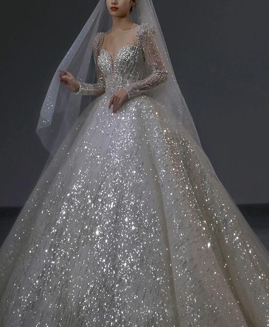 Light wedding dress 2022 new bride main yarn French style long sleeves court wind big tail heavy industry