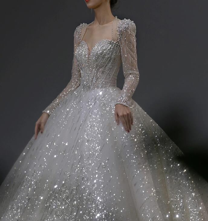 Light wedding dress 2022 new bride main yarn French style long sleeves court wind big tail heavy industry