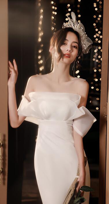 Off Shoulder dress Banquet host evening dress white strapless fishtail celebrity show temperament birthday engagement dress dress