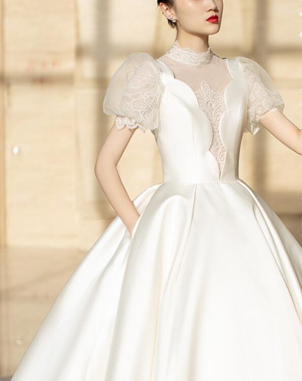 Wedding dress 2022 new satin bride small v-neck temperament French drag out studio wedding dress