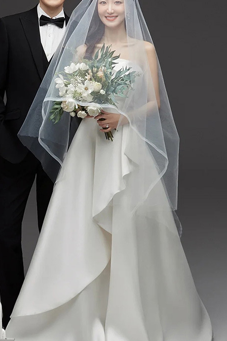 French satin wedding dress 2022 new bride wedding small Hepburn white out yarn light daily wear winter