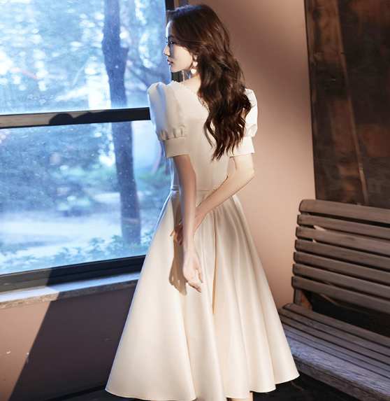 Evening dress winter new champagne princess temperament socialite banquet dress usually can wear a skirt