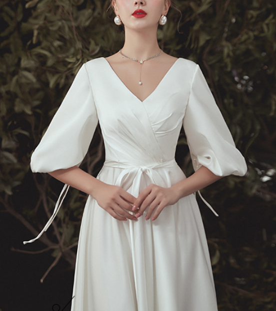 Wedding dress 2022 The new bridal gown is super fairy dream simple long sleeve satin cover arm tail