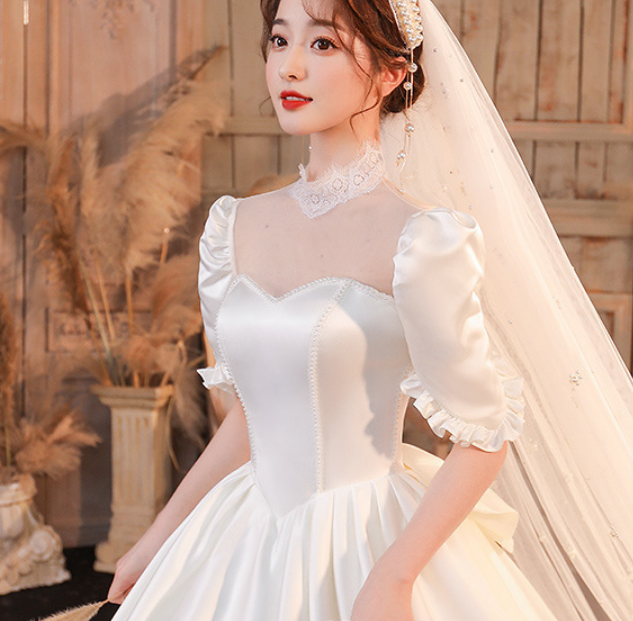 Satin dress evening dress Vintage satin master wedding dress 2022 New spring temperament simple atmosphere covered thick arms big tail bridal wedding dress