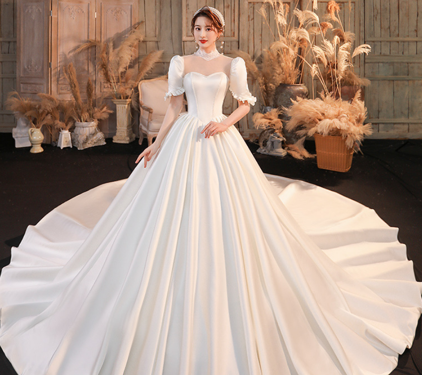 Satin dress evening dress Vintage satin master wedding dress 2022 New spring temperament simple atmosphere covered thick arms big tail bridal wedding dress