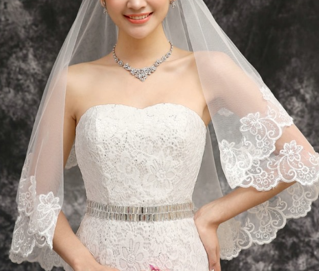 1.5m lace bridal veil with lengthened trailing bridal veil