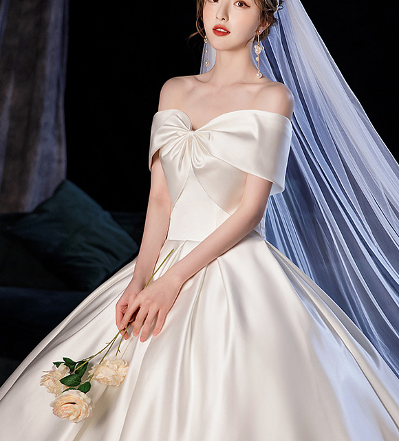 European and American one shoulder wedding dress bride 2022 new foreign trade temperament large trailing satin simple atmosphere ceremony wedding